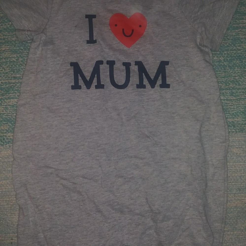 "I heart Mum" Onsie